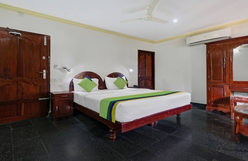 Kovalam House | Itsy Hotels The Waters Edge Beach Resort