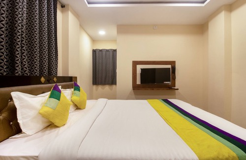 Hyderabad Hotel | Itsy Hotels Yogeshwara Grand