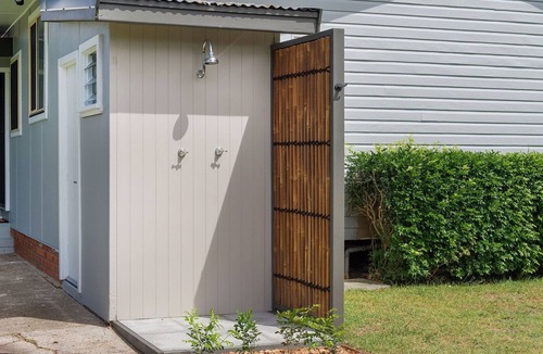 North Haven House | Ivy's Beach House - close to beach, wifi available