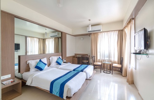 Viman Nagar Hotel | Ivy Studios Hotel Near Pune Airport