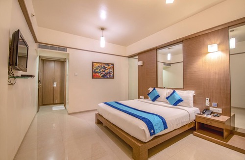 Viman Nagar Hotel | Ivy Studios Hotel Near Pune Airport