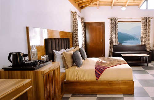 Nainital House | jüSTa Lake View Residences, Nainital