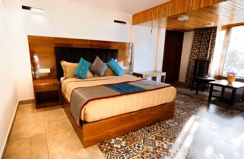 Nainital House | jüSTa Lake View Residences, Nainital