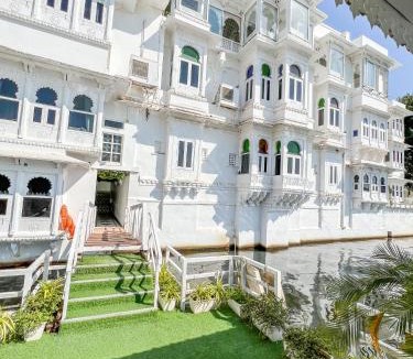 Udaipur Hotel | Jagat Niwas Palace