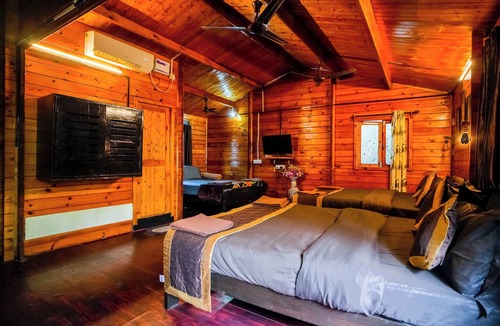 Anjuna Resort | Janet & Johns Beach Resort Since 1989