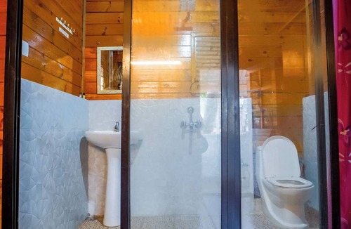 Anjuna Resort | Janet & Johns Beach Resort Since 1989