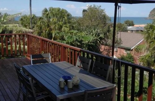 Copacabana House | Jeans beach house. Views, 200m to waterfront