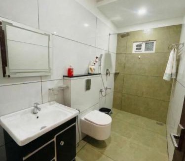 Kunnamangalam Hotel | JK Residency