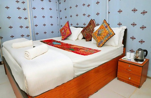 Amar Sagar Pol Resort | Jodhani Desert Camp & Resort Jaisalmer