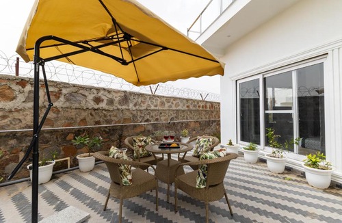 Taoru Villa | JP Farmstay 5-BHK Retreat with Kids' Room, Bar Area & Sit-out