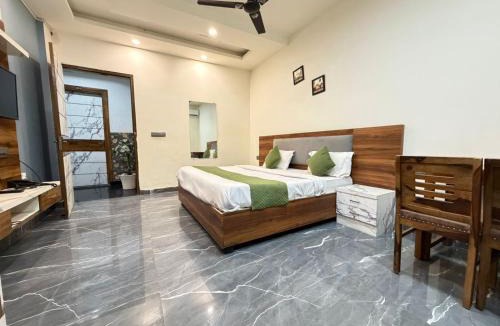 Vrindavan House | K D Dham Hotel - Near Prem Mandir