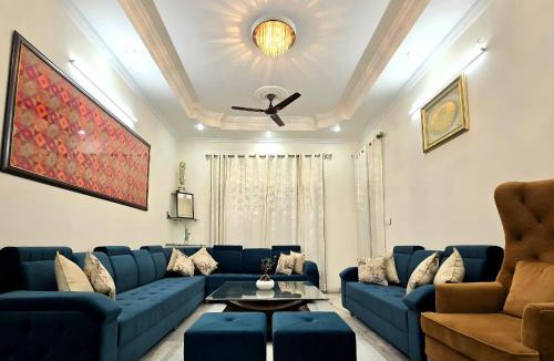 Ranjit Avenue House | Kanwar Homestay