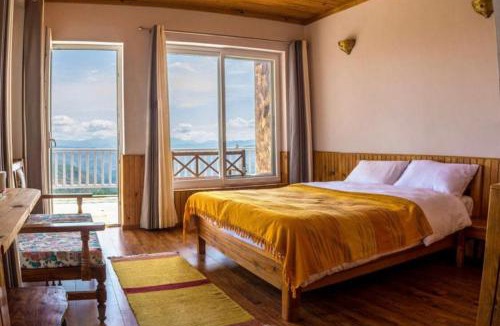 Almora Hotel | Kasar Rainbow Yoga Retreat