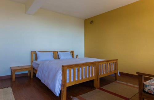 Almora Hotel | Kasar Rainbow Yoga Retreat