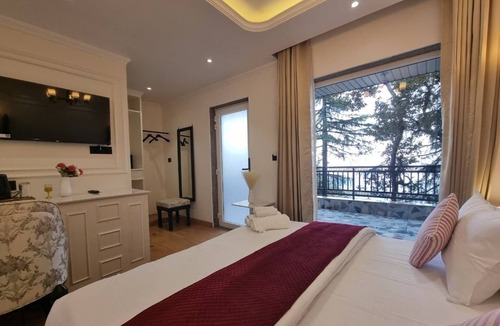 Dalhousie Bed & Breakfast | Kavin Akasa - The Mall