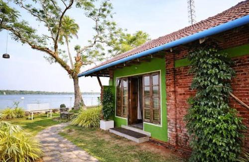 Kuthiathode House | Kayaloram Retreat Ginger By Nexgo Spaces