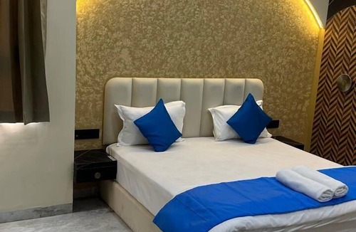 Shirdi Hotel | KDM Hotel Indore Palace
