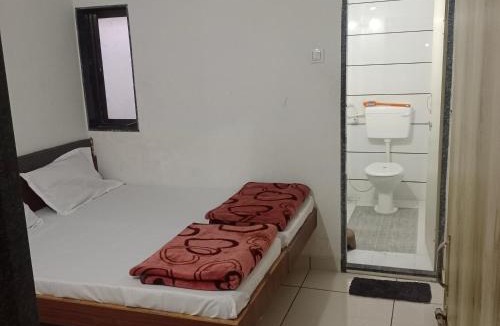 Dwarka House | Keshav homstey femeli room