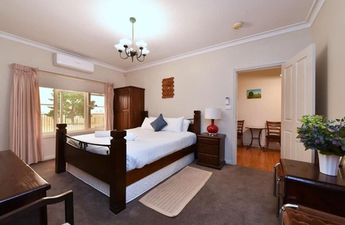 Pokolbin Apartment | King 2 - close proximity to Bimbadgen and Hope Estate concerts