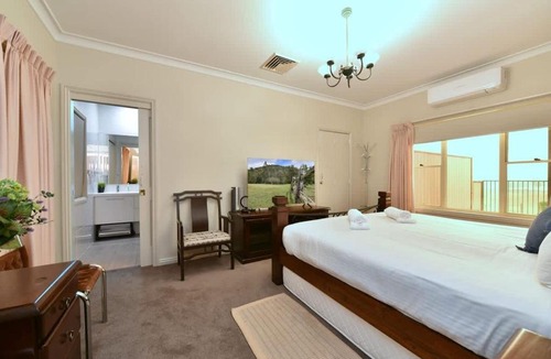Pokolbin Apartment | King 2 - close proximity to Bimbadgen and Hope Estate concerts