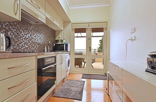 Pokolbin Apartment | King 2 - close proximity to Bimbadgen and Hope Estate concerts
