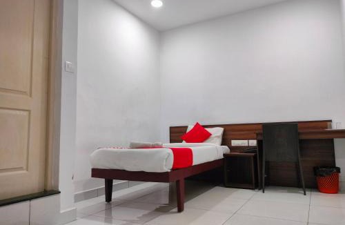 Thrippunithura Hotel | Kings Fort Rooms Thrippunithura