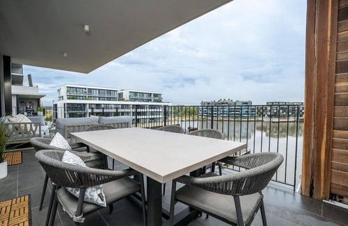 Kingston Apartment | Kingston Foreshore Paradise - 2BR