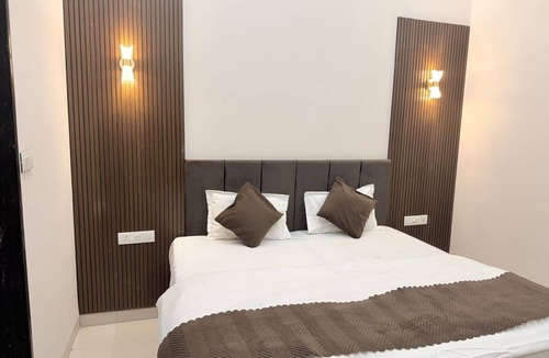 Indore Hotel | Kiwi Inn Hotel Palda