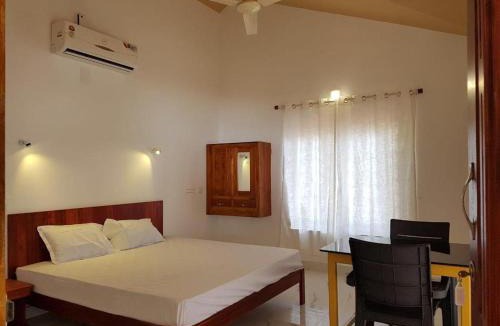 Kannur House | Kizhunna rock beach house