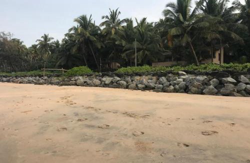 Kannur House | Kizhunna rock beach house