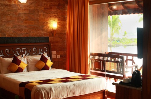 Ezhupunna Hotel | Kondai Lip Backwater Heritage Resort
