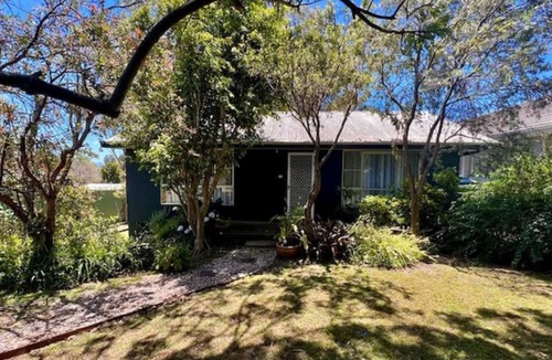 Vincentia House | Kookaburra Dreaming by Book Jervis Bay - Only 400m from the beach