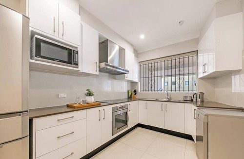 Leichhardt Apartment | KozyGuru | Leichhardt | Cozy 3 Bed Home
