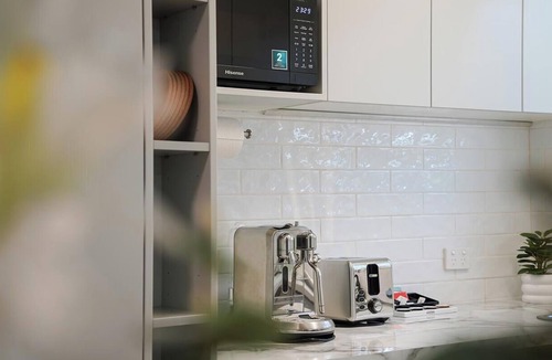 Mosman Apartment | KozyGuru | Mosman | Serene Boutique Apt Retreat