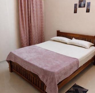 East Nada Apartment | krishna paadham inn 100 meters from temple