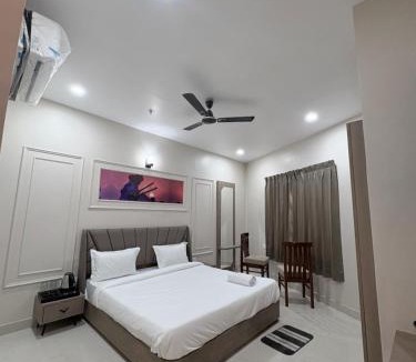 Khattalwada Hotel | Krishna Sheesh Mahal
