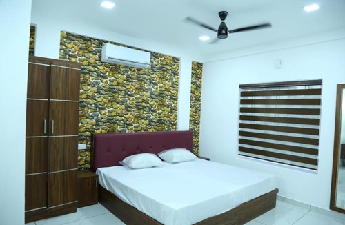 Alwaye Hotel | Kurianplackal Residency