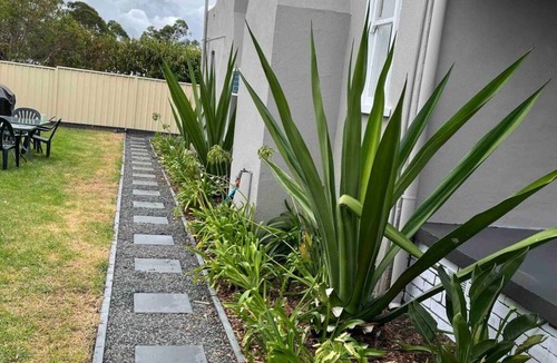 Kurri Kurri House | Kurri Kurri Country Cottage close to shops and freeway