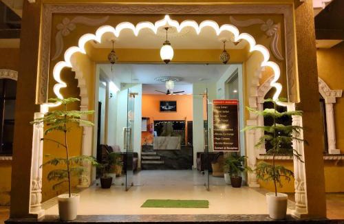 Pushkar Hotel | L S Haveli - A Heritage Lake View Haveli