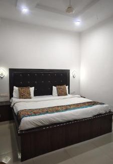 Agra Hotel | La Buddha Villagers BY Ansh Palace Hotel