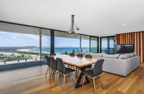 Crescent Head House | La Mer, 19 Dulconghi Street