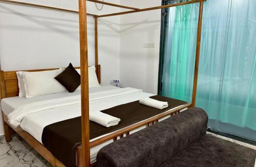 Baga House | La Pescador Home Stay, Baga