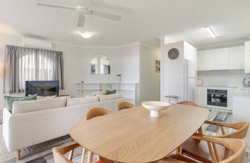 Yamba Apartment | LA Ronde 2 - Beachfront Apartment Opposite Pippi Beach - Holiday Yamba