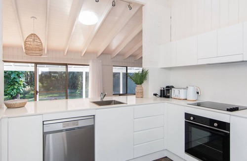 Green Point House | Laguna house just 100 metres from Wallis lake