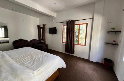 Bhimtal House | Lake Darshan Homestay