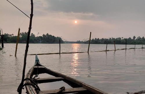 Kumbalangi House | Lake Flores Home Stay