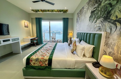 Udaipur Hotel | Lakeside Leisure A Lake View Hotel