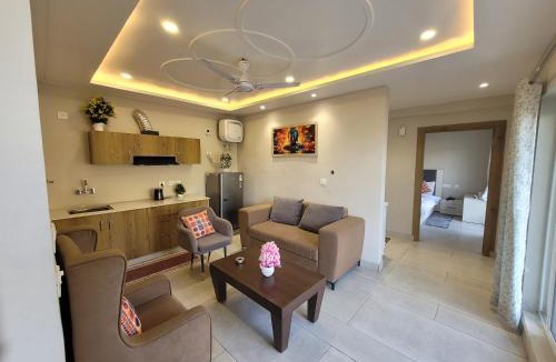 Bhimtal Hotel | Lakeview RnR Premium stay