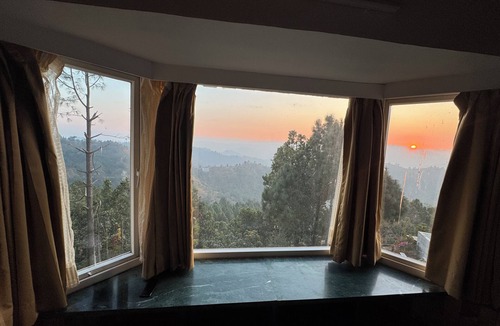 Lansdowne Villa | Lans Bliss Villa 3BHK with Sunset View by Homeyhuts
