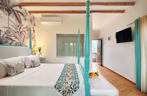 Baga Hotel | Larios Beach Holidays
